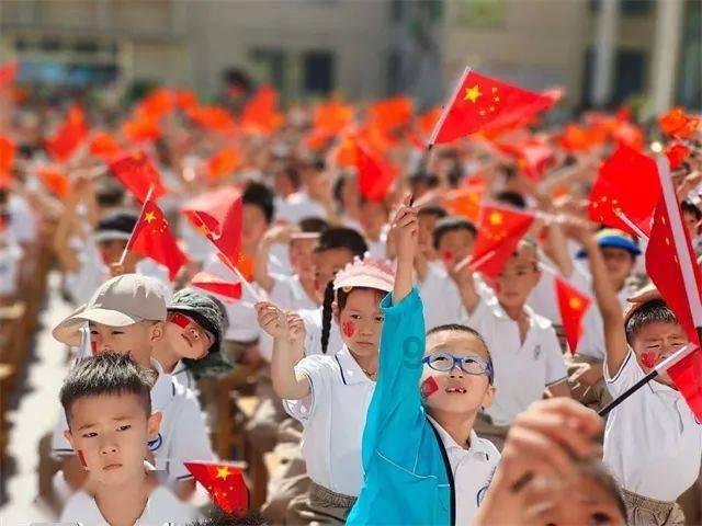 当领导假装关心你的时候，该怎么回他的话？游戏画面